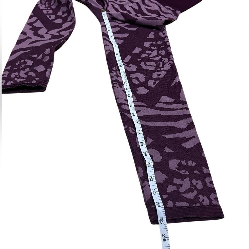Xersion Seamless leggings Maroon Animal Print Activewear Size Medium - Picture 12 of 14